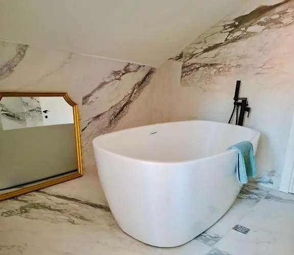 Tudisi Loft Room
