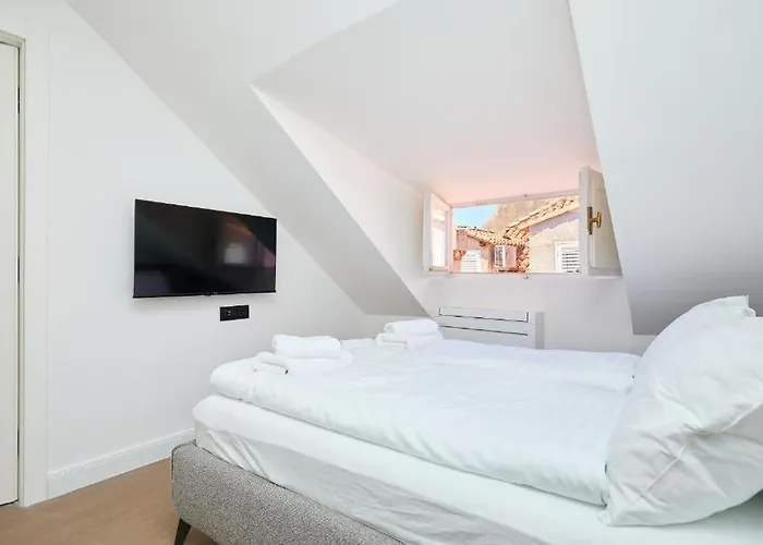 Tudisi Loft Room